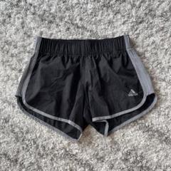 adidas ブラック ショートパンツ　レディース