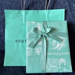 FORTNUM & MASON ギフトボックス型オーナメント新品未使用 FORTNUM & MASON ギフトボックス型オーナメント新品未使用