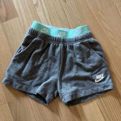 NIKE グレー ハーフパンツ 110-116cm キッズ
