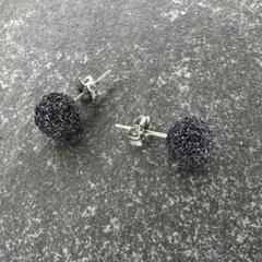 【116】８mmグリッターボールピアス