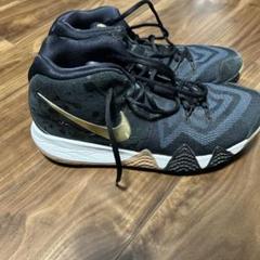 最高品質の カイリーアービング 希少 カイリー4 ブラック nike Kyrie シューズ(男性用)