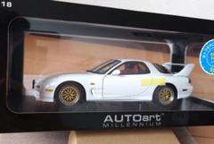中古品　オートアート　AUTOart　RX-7 TUNED VER 1/18 1/18 オートアート 75988 マツダ RX-7 FD スピリットR タイプA
