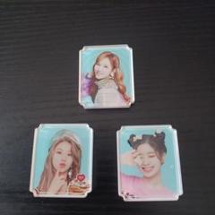 TWICE モモ トレカ 777 ハイタッチ ライト マグネット ステッカー TWICE モモ トレカ 777 ハイタッチ ライト マグネット ステッカー
