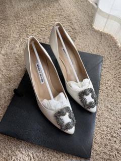 【美品】Manolo Blahnik ホワイト ビジュー パンプス 37.5 美品】Manolo Blahnik ホワイト ビジュー パンプス 37.5