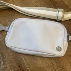 lululemon ボディバッグ ライトブルー - メルカリ