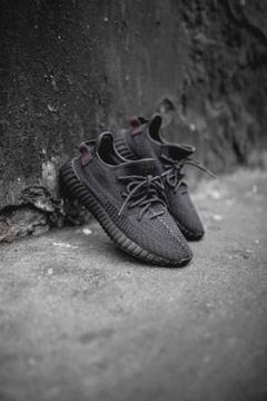 ADIDAS YEEZY BOOST 350 V2 BLACK