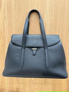 【9/29迄御値引】ETiAM  シュリンクフラップトート(S)／Embrace シュリンク フラップトートバッグ(S)《Embrace》 - Black - | ETiAM