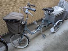引き取り希望 ブリジストン大人用三輪車 薄い水色 前後バスケット付き 引き取り希望 ブリジストン大人用三輪車 薄い水色 前後