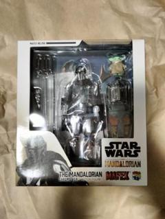 MAFEX No.256 THE MANDALORIAN CHROME Ver.のサムネイル