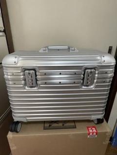 2025年最新】rimowaリモワ パイロットの人気アイテム - メルカリ