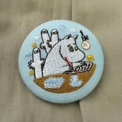 MOOMIN ムーミン　刺繍缶バッジコレクション　ムーミンとニョロニョロのサムネイル