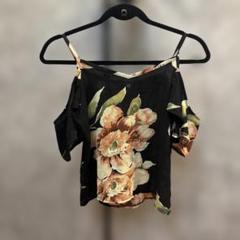 フラワープリントオフショルダーMサイズ フラワープリント オフショルダー Tシャツ Sサイズ - メルカリ