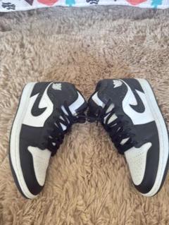 AIR JORDAN 1 MID SE 8