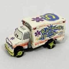 ちゃま　トミカカーズ　アーヴィー　ドクターダメージ【155】 カーズ トミカ アーヴィー ドクターダメージ - メルカリ