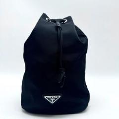 【人気✨】 プラダ 巾着バッグ ポーチ バニティ 三角ロゴ ブラック 黒 PRADA プラダ 巾着ポーチ 黒 三角ロゴ 人気 - メルカリ