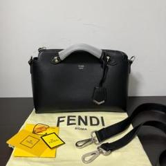 美品 FENDI ブラックレザーショルダーバッグ BY THE WAY