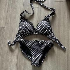 新品未使用　水着　ビキニ　XOXO　９Mサイズ　UVカット　日本製 定番のお歳暮 新品未使用 日本製 UVカット 9Mサイズ XOXO ビキニ