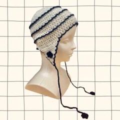 耳あて付きニット帽 アイボリー×ネイビー ハンドメイド