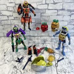 仮面ライダー鎧武フィギュア　4体セット ついに4ライダー勢揃い！S.H.Figuarts 仮面ライダー龍玄 ブドウ