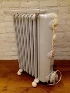 【美品】デロンギ オイルヒーター 販路限定モデル ハンガー付き