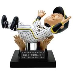 再入荷商品 阪神タイガース 岡田監督 ボブルヘッド - メルカリ 記念グッズ