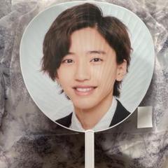 Johnny&#39;s - なにわ男子　道枝駿佑　うちわ　 あけおめ2019 Amazon.co.jp: なにわ男子 ジャンボうちわ LIVE TOUR 2023