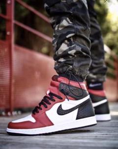 NIKE WMNS AIR JORDAN 1 "SATIN RED"