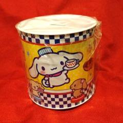 送料込】シナモンロール貯金箱（缶） - メルカリ