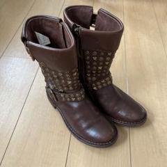 UGG スタッズ ブーツ - メルカリ