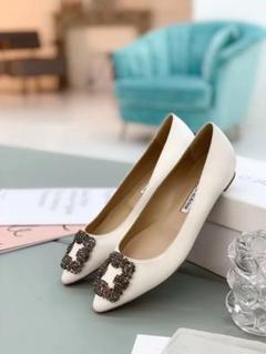 2025年最新】MANOLO BLAHNIK カラー：ホワイト系 フラット