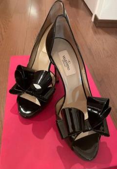 VALENTINO パテントレザー オープントゥ リボン パンプス 36