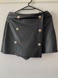 ZARA 黒 合成皮革 ダブルボタン ショートパンツ