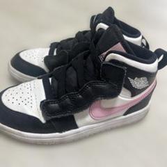 Nike Air Jordan 1 Mid ブラック/ホワイト/ピンク　18
