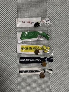 【値下げ】BUMP OF CHICKEN ツイストバンド クリスマス限定 BUMP OF CHICKEN ツイストバンドセット 新品未開封 - メルカリ
