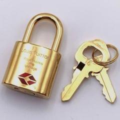 LOUIS VUITTON ルイヴィトン TSAマークロック付き 鍵 ゴールド LOUIS VUITTON ルイヴィトン TSAマークロック付き 鍵 ゴールド