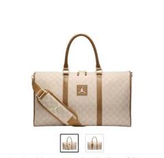 【新品未使用】ジョーダン モノグラム ココナッツミルク 40L ボストンバッグ 新品未使用】ジョーダン モノグラム ココナッツミルク 40L