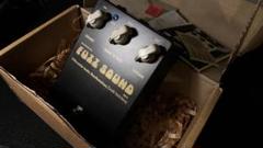 D*A*M FUZZ SOUND MKIII BLACK/GOLD美品 D*A*M FUZZ SOUND MKIII BLACK/GOLD美品 - メルカリ