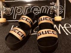 美品】GUCCI グッチ ロゴストラップサンダル メンズ - メルカリ