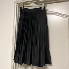 INDIVI 黒のひざ丈プリーツスカート 未使用タグ付き