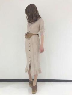 再入荷なし フロントボタンニットワンピース(ベージュ)