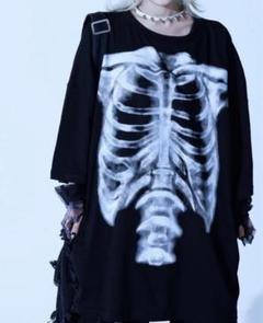 GAMCHU ガムチュ 骨までお大事に綻びboneロンT ブラッ