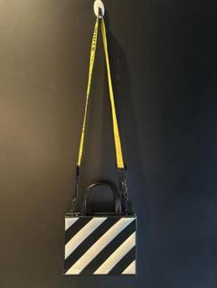 美品 OFF-WHITEストライプバッグ斜め掛けショルダーバッグ OFF-WHITEストライプバッグ斜め掛けショルダーバッグ