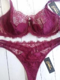 ❤︎Sale❤︎ DitaVonTeese❤︎レースインナースカート インナーレース付きプリーツ切り替えスカート – jemiremi