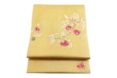 未使用品 名古屋帯 イエローベージュ 枝花 縮緬 長さ3m61cm 正絹