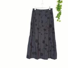 フラワープリント　フレアスカート　マキシ丈　グレー　黒花柄　 L