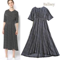 Ballsey／ランダムドット ロング丈ドレープワンピース モノトーン ブラック