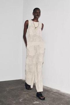 ZARA 新品タグ付き 花柄ワイドパンツ クリーム色