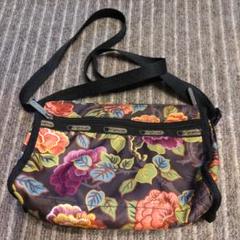 美品！　レスポートサック　サコッシュ　ショルダーバッグ　ナイロン　花柄　総柄 LESPORTSAC(レスポートサック) / ショルダーバッグ/ナイロン/BLU