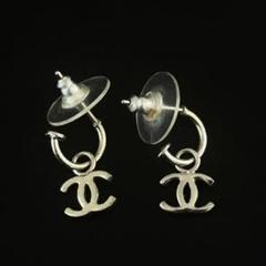 CHANEL シャネル ココ シルバー スイング ピアスのサムネイル