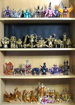 新品 大人気商品  希少：当時物】聖闘士星矢3シリーズ_クロス39体＋付属品 コミック・アニメ